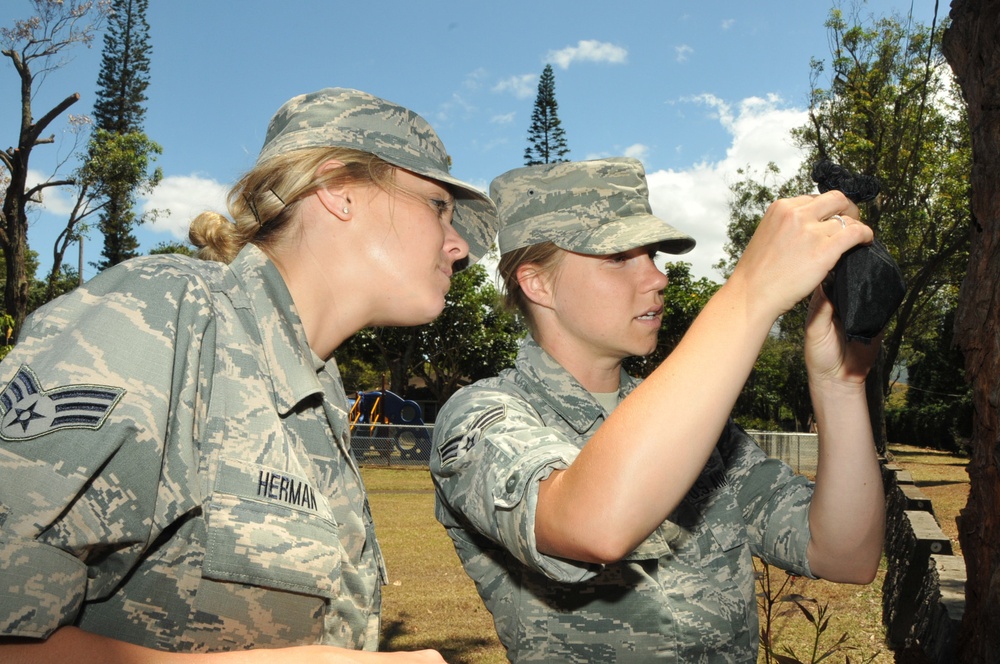 114th Medical Group collects mosquitos at Schofield Barracks