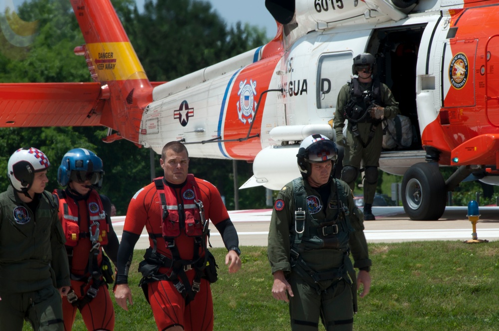 Coast Guard, good Samaritan rescue 4 following in-air mishap off North Carolina Coast