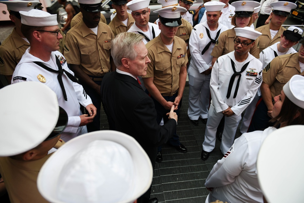 SECNAV, Marines, sailors visit Times Square