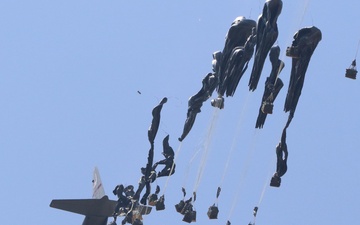 All American Week 2016 concludes with Airborne Review