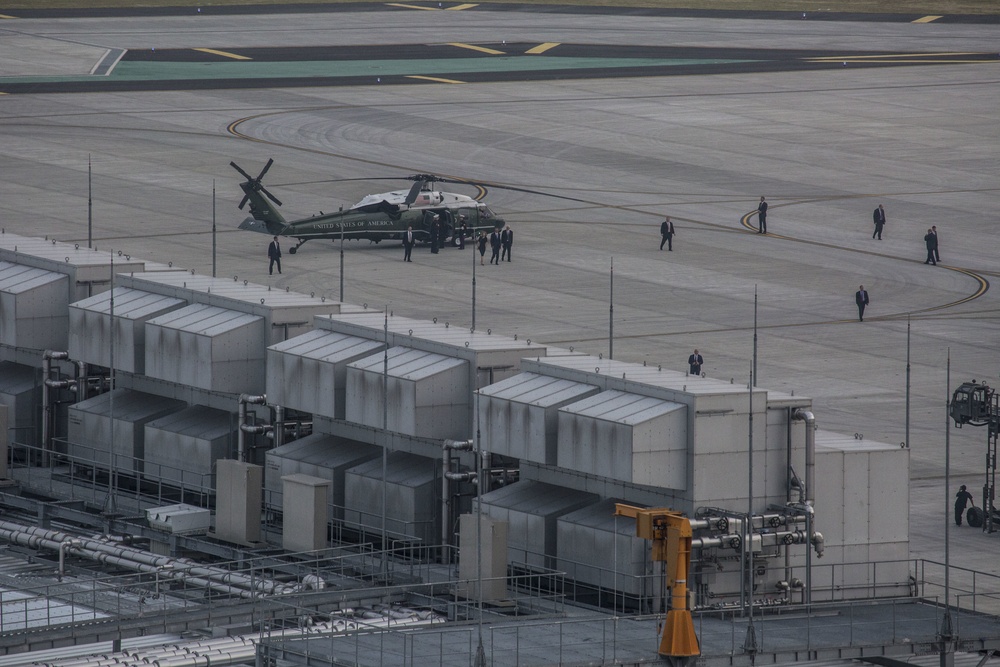 Obama visits MCAS Iwakuni