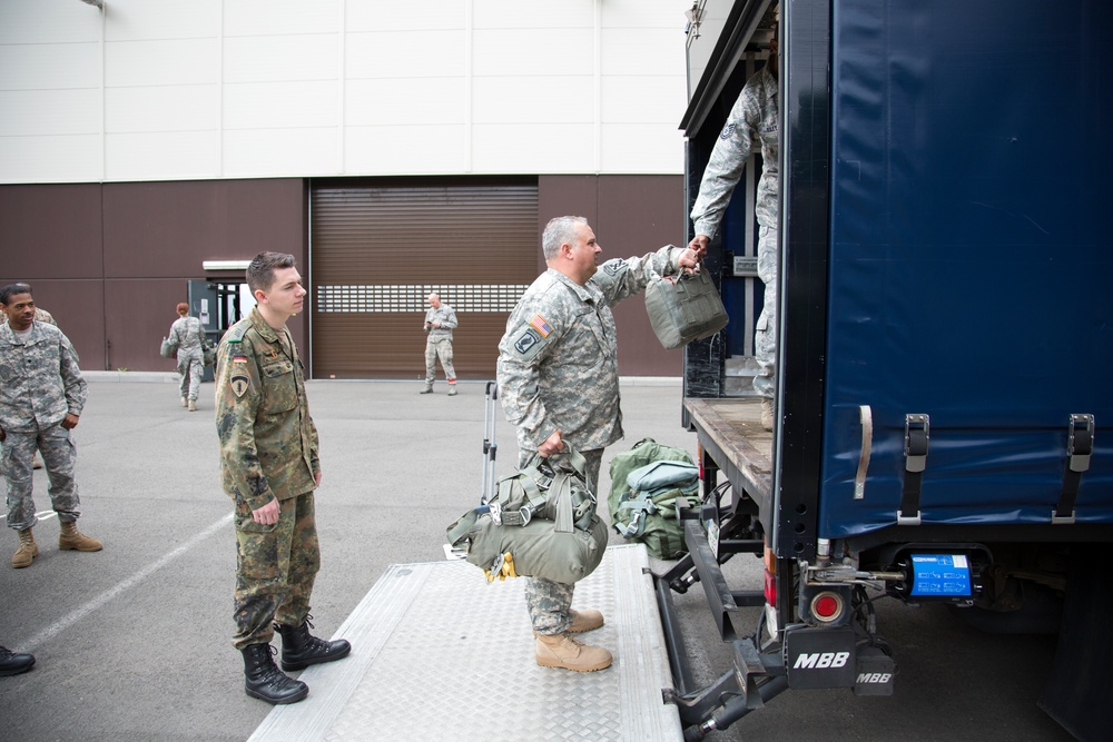 US/Deutschland Friendship Jump