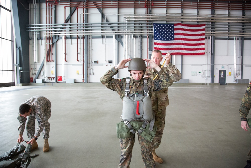 US/Deutschland Friendship Jump