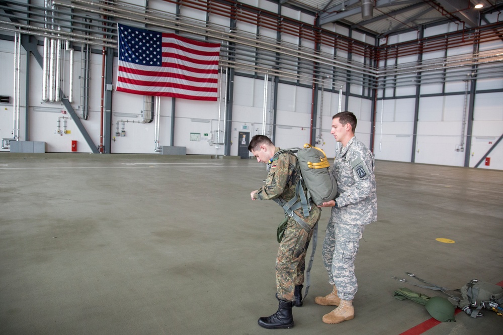 US/Deutschland Friendship Jump