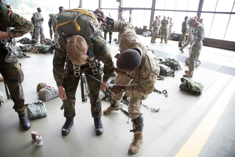 US/Deutschland Friendship Jump