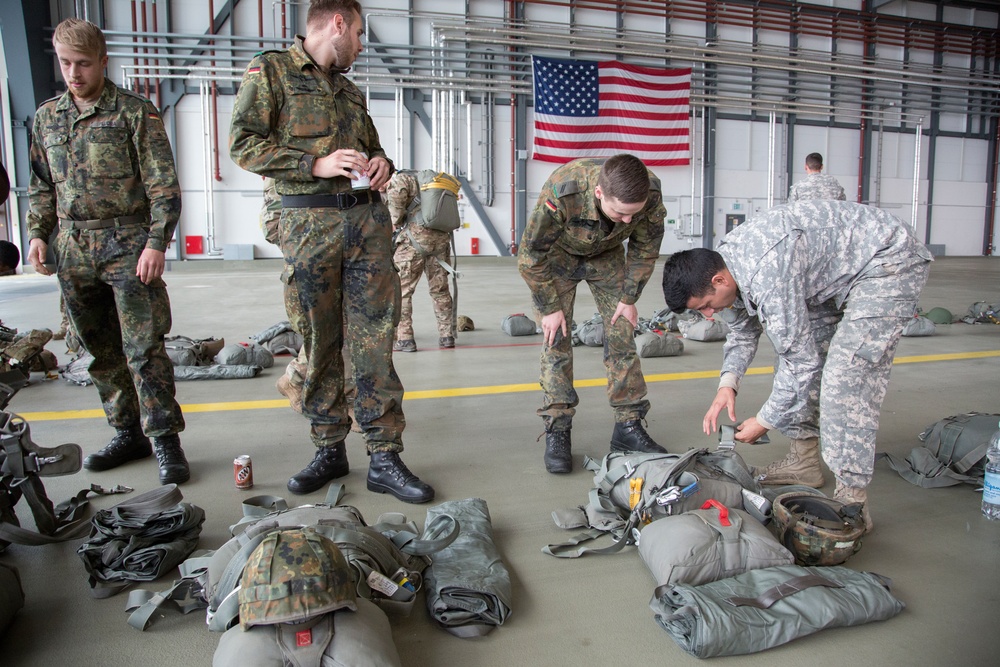 US/Deutschland Friendship Jump