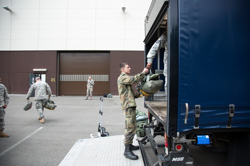 US/Deutschland Friendship Jump