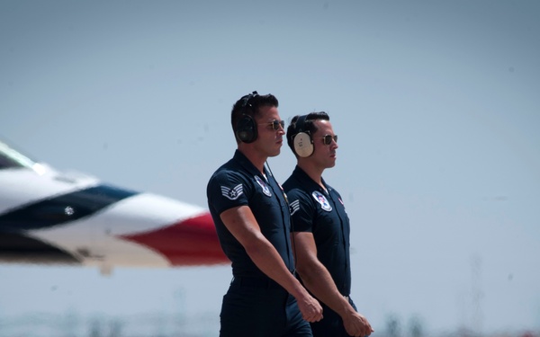 Thunderbirds perform at the Cannon Air Force Base Air Show