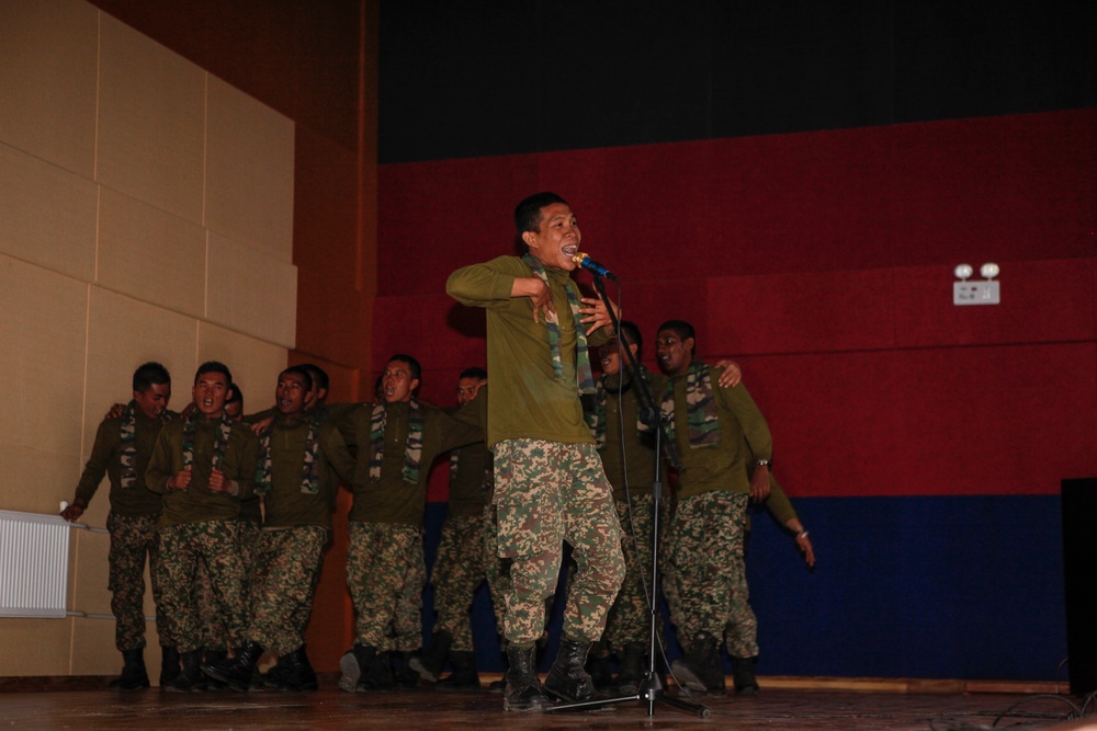 Malaysian Army performs for Khaan Quest 2016 Culture Night