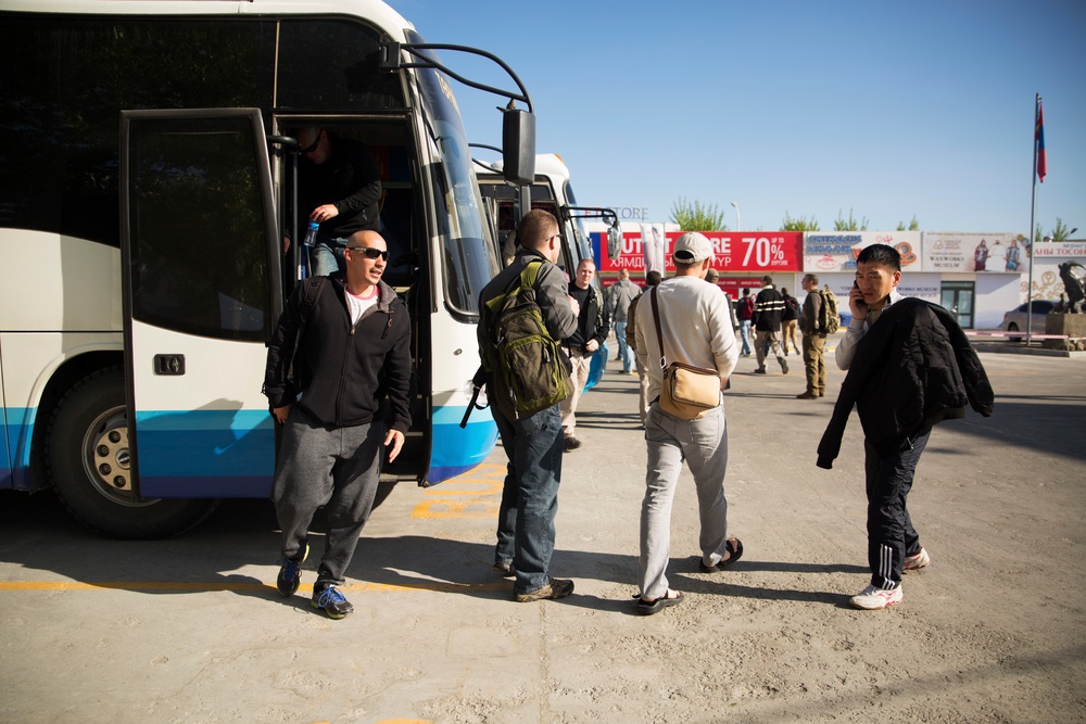 Khaan Quest 2016 participants tour Ulaanbaatar during morale, welfare and recreation trip