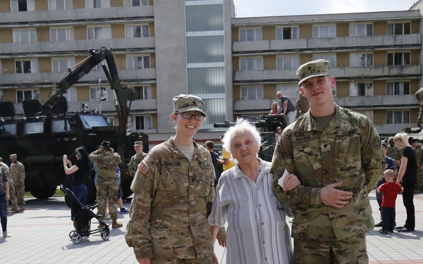 2nd Cavalry Soldiers Train and Stand with Czech Allies
