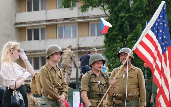 2nd Cavalry Soldiers Train and Stand with Czech Allies