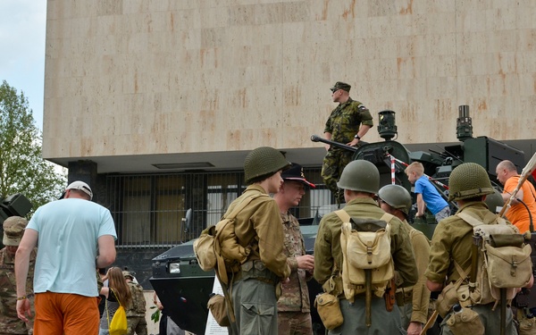 2nd Cavalry Soldiers Train and Stand with Czech Allies