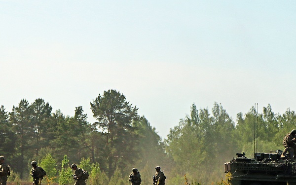 Latvian Battalion anniversary demonstration features cavalry soldiers