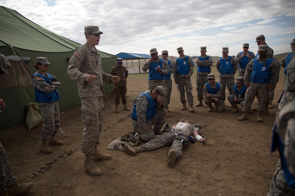 Alaska National Guard Medical Detachment leads field medical training at Khaan Quest 2016