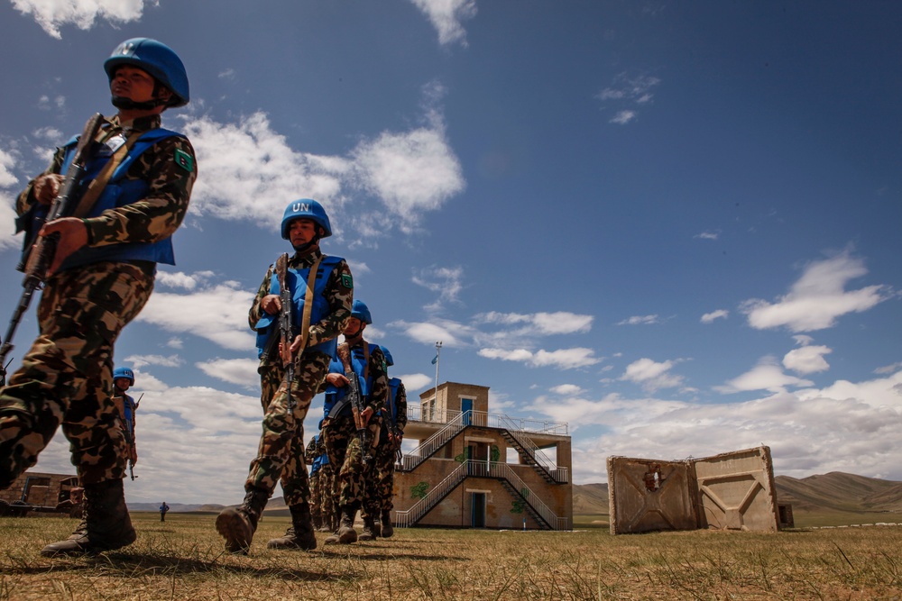 Service members with the Nepalese Army participate in lane training at Khaan Quest 2016