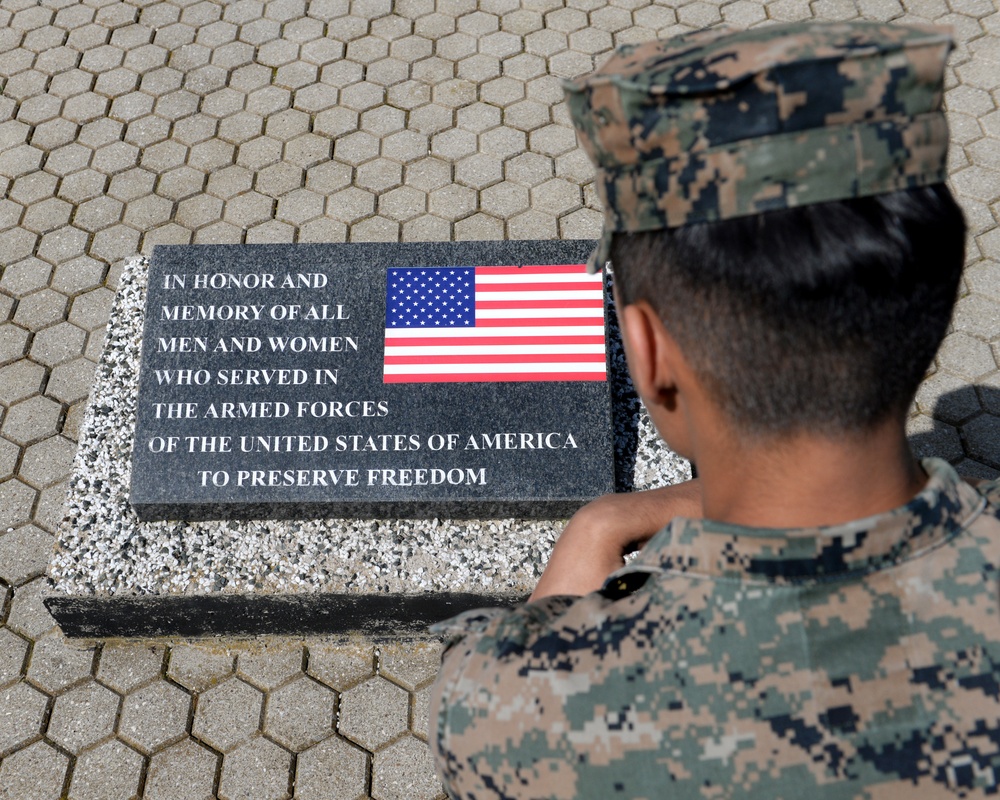 American servicemembers honor fallen heroes