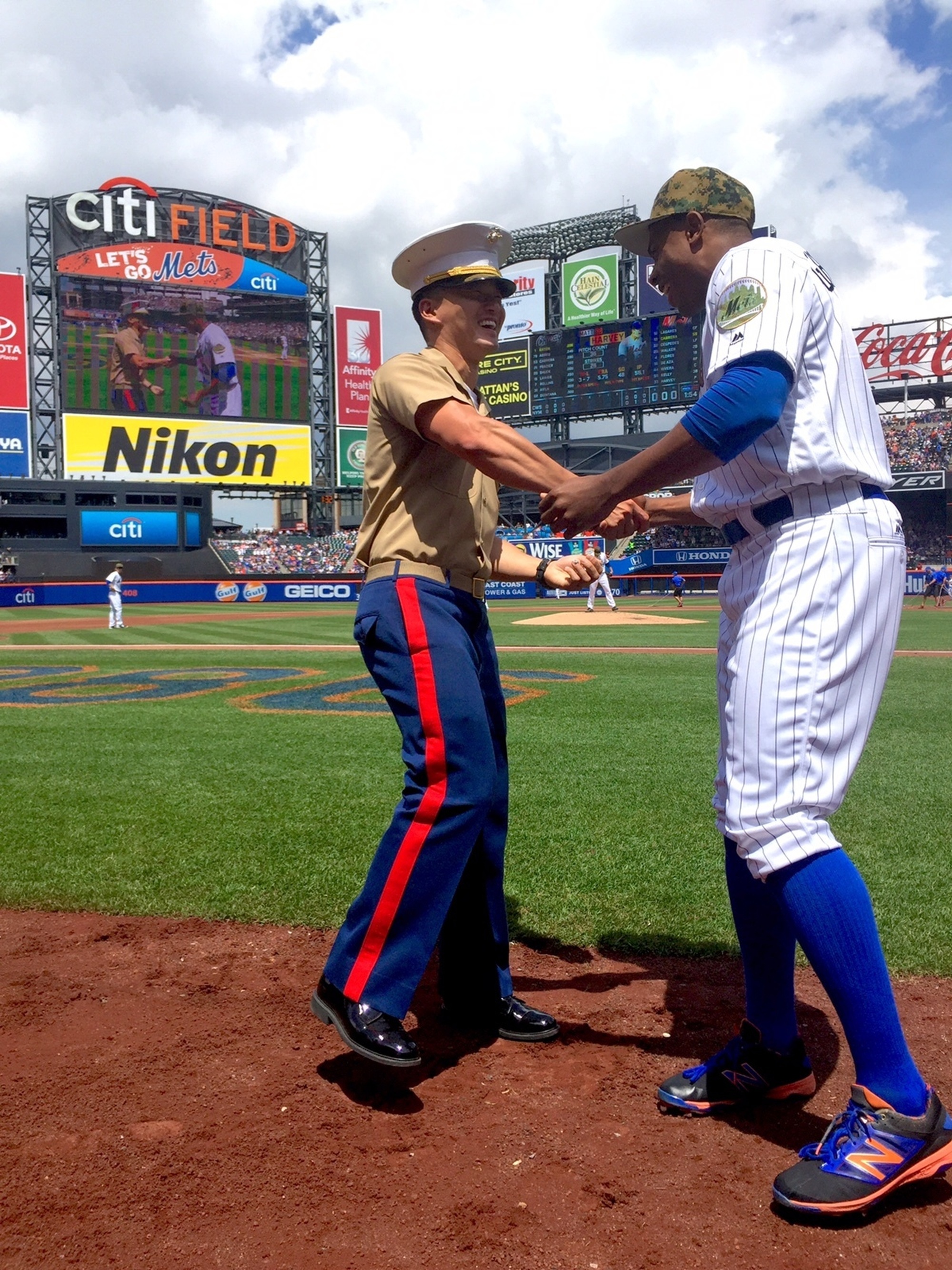 Mets, Curtis Granderson Honor Troops on Memorial Day - SI Kids