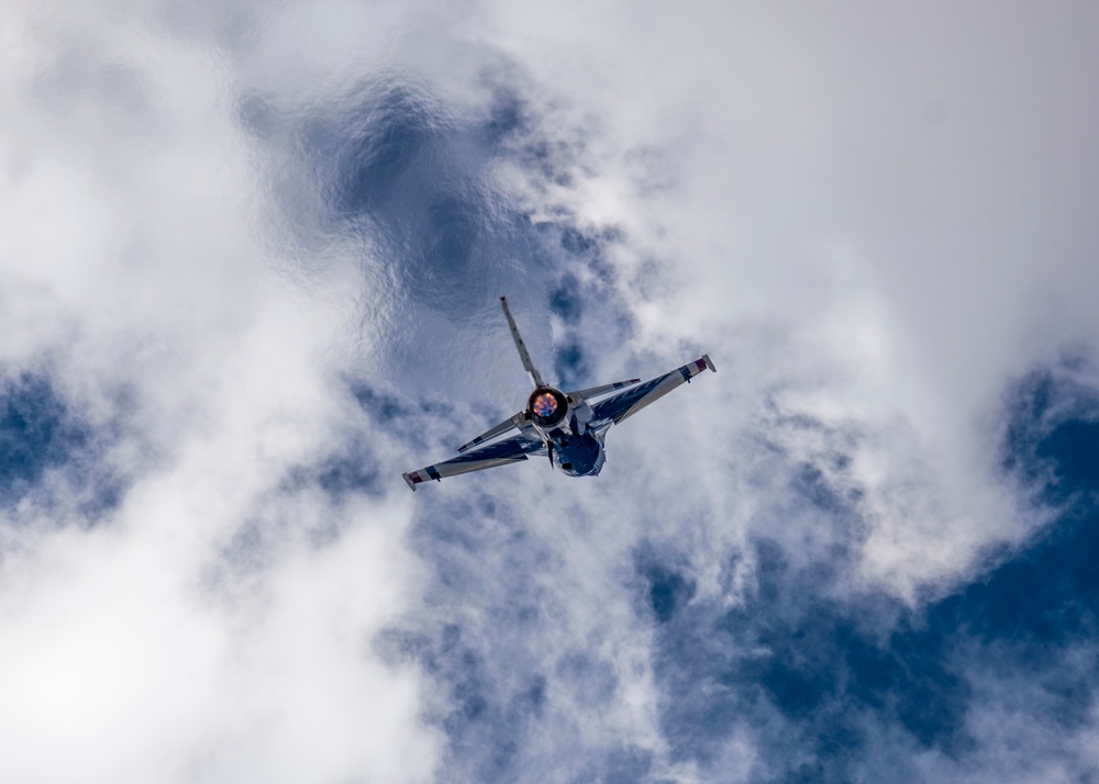 Thunderbirds perform at Cannon Air Force Base