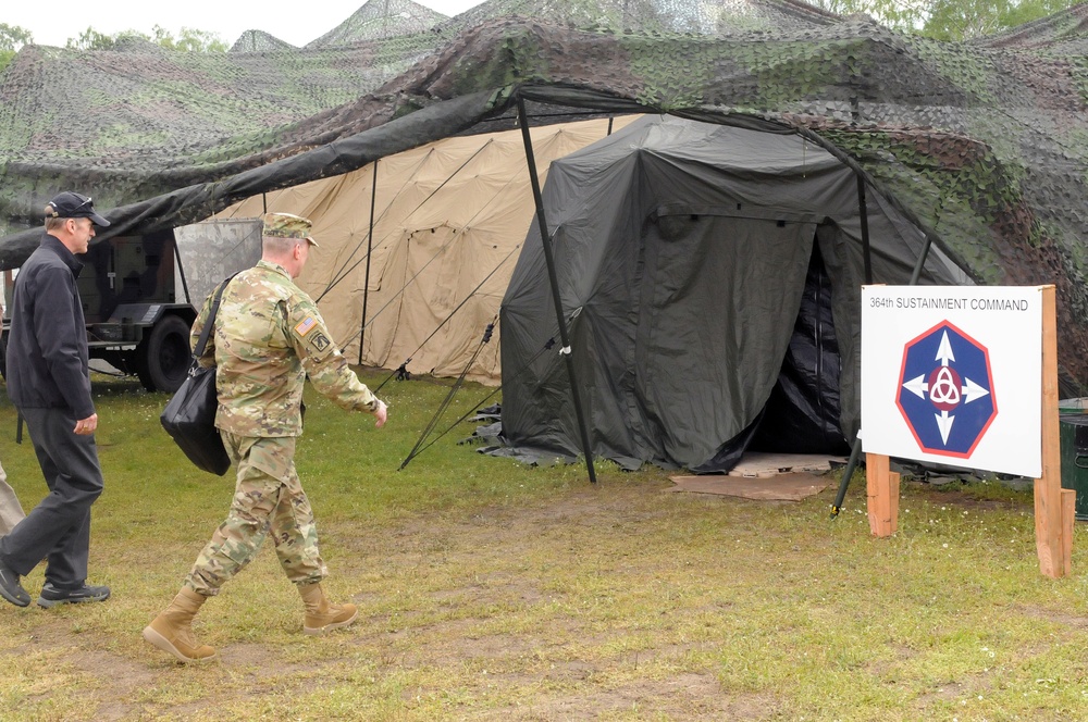 Army Reserve leader visits 364th ESC during Anakonda 16 in Poland