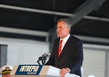 Service members, NYV honors the fallen