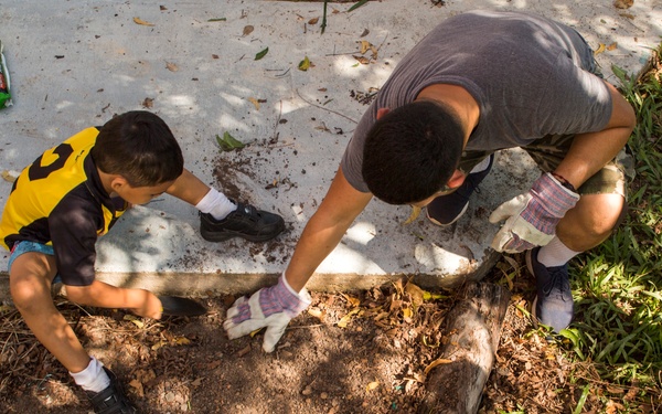 Together it’s easy work