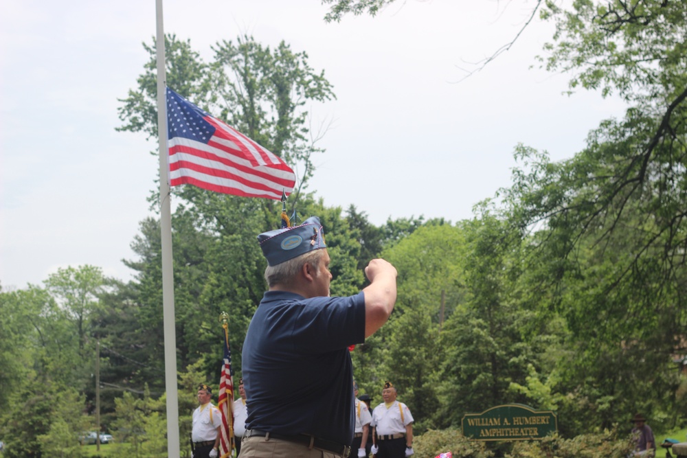 Veteran presents arms at Memorial Day Ceremony