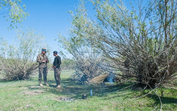 U.S. Reconnaissance Marines, Mongolian soldiers conduct final phase of survival training course during Khaan Quest 2016.