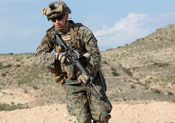 U.S. Marines &amp; Spanish SOF hone shooting skills