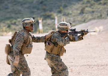 U.S. Marines &amp; Spanish SOF hone shooting skills