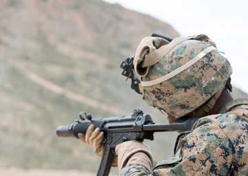 U.S. Marines &amp; Spanish SOF hone shooting skills