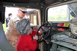 Reserve Soldiers help raise military awareness at 2016 Milwaukee Armed Forces Day