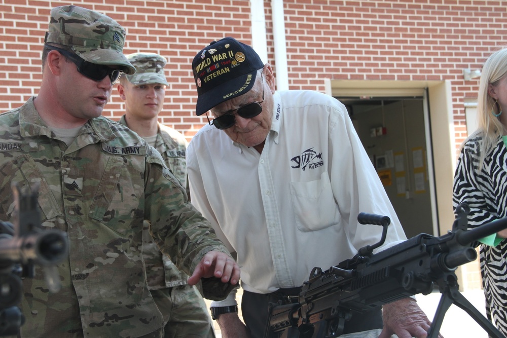 WWII veteran Frank Moore inspires 3rd ID Soldiers