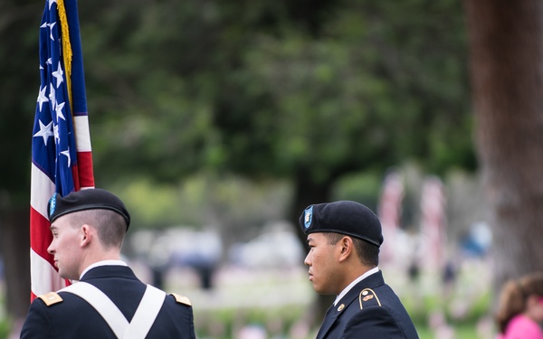Army Reserve Soldiers honor the fallen