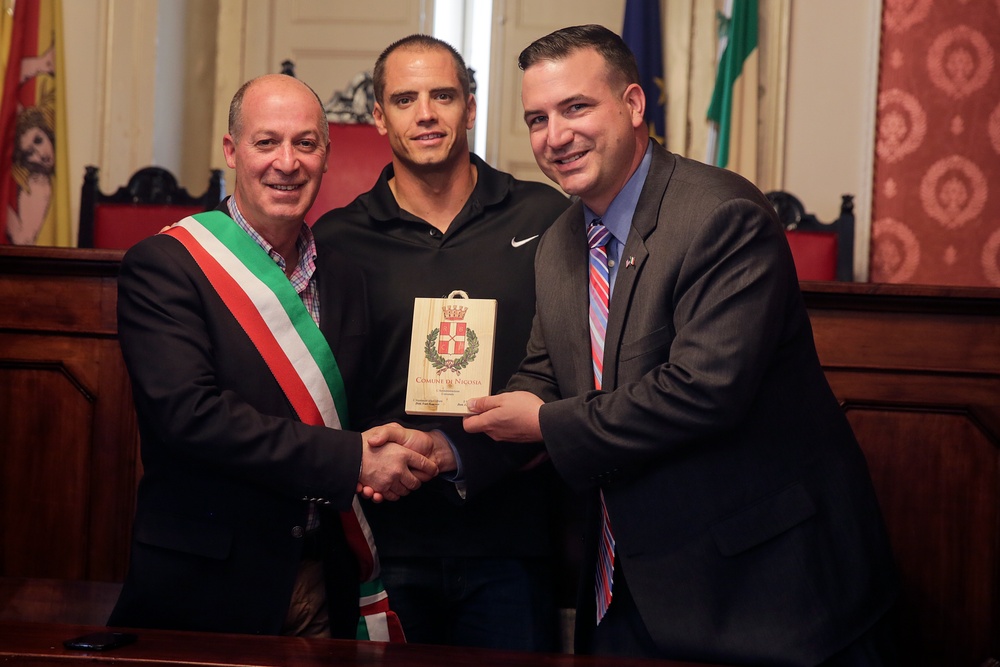 Italian students lead Marines on city tour