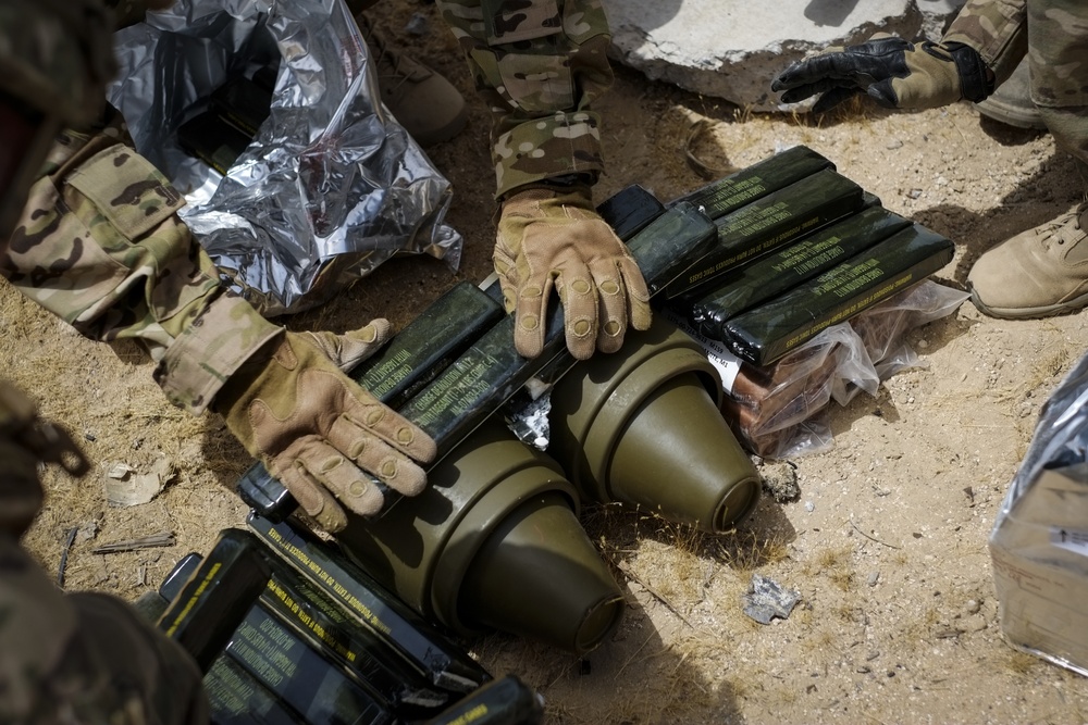 Special Purpose MAGTF-CR-CC conducts Combined EOD Explosive Effects Training