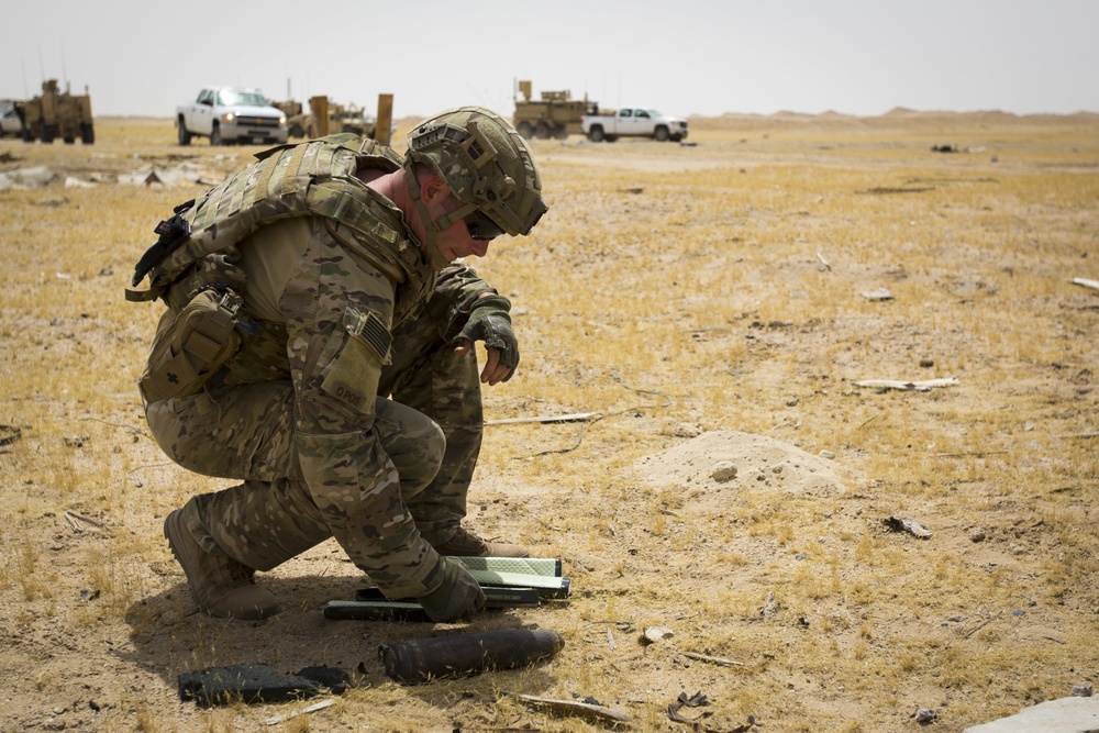 Special Purpose MAGTF-CR-CC conducts Combined EOD Explosive Effects Training