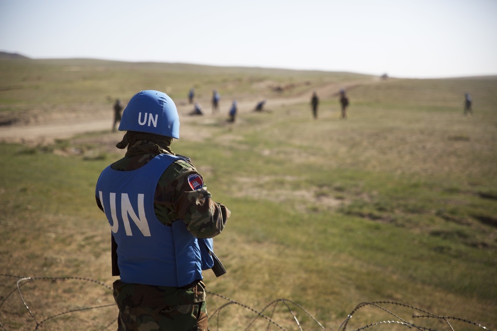 Royal Cambodian Armed Forces participate in mobile checkpoint training during Khaan Quest 2016