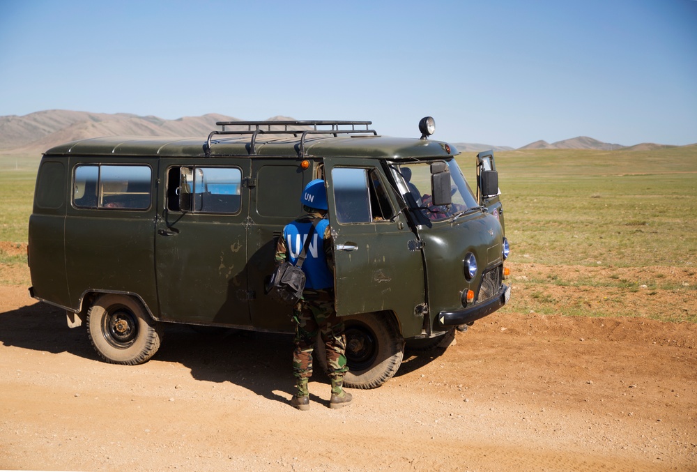 Royal Cambodian Armed Forces participate in mobile checkpoint training during Khaan Quest 2016