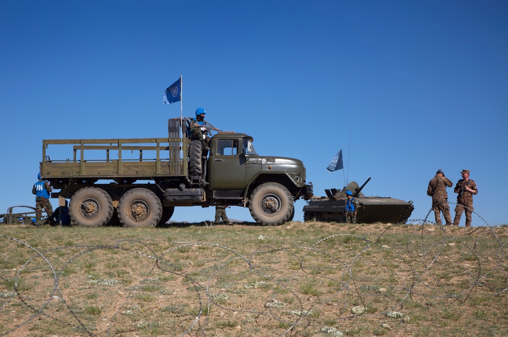 Royal Cambodian Armed Forces participate in mobile checkpoint training during Khaan Quest 2016