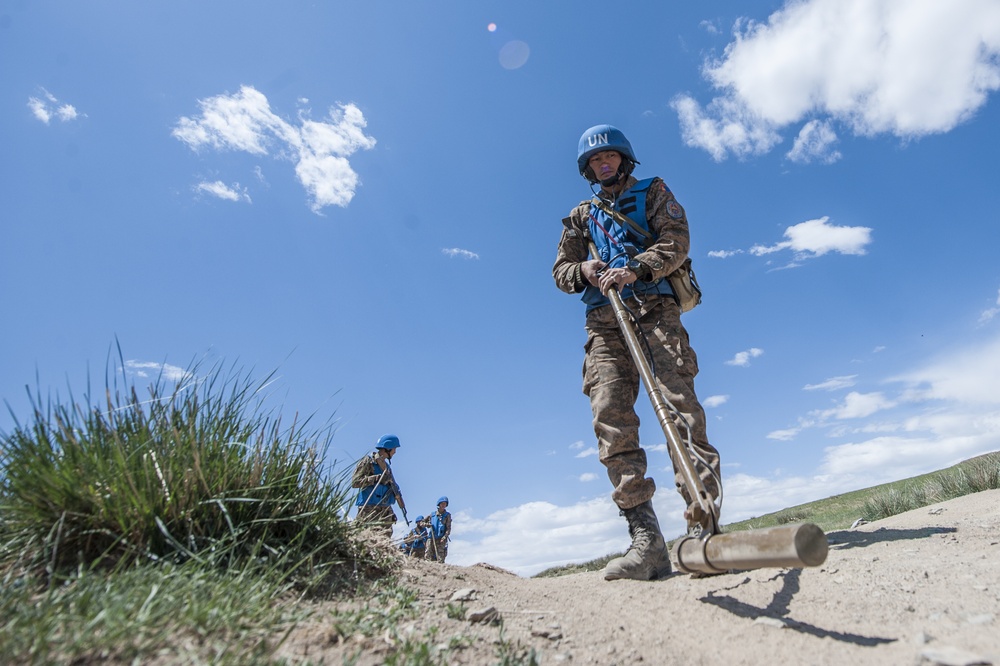 Mongolian, Royal Canadian, U.S. Armed Forces conduct IED Mine Awareness Training