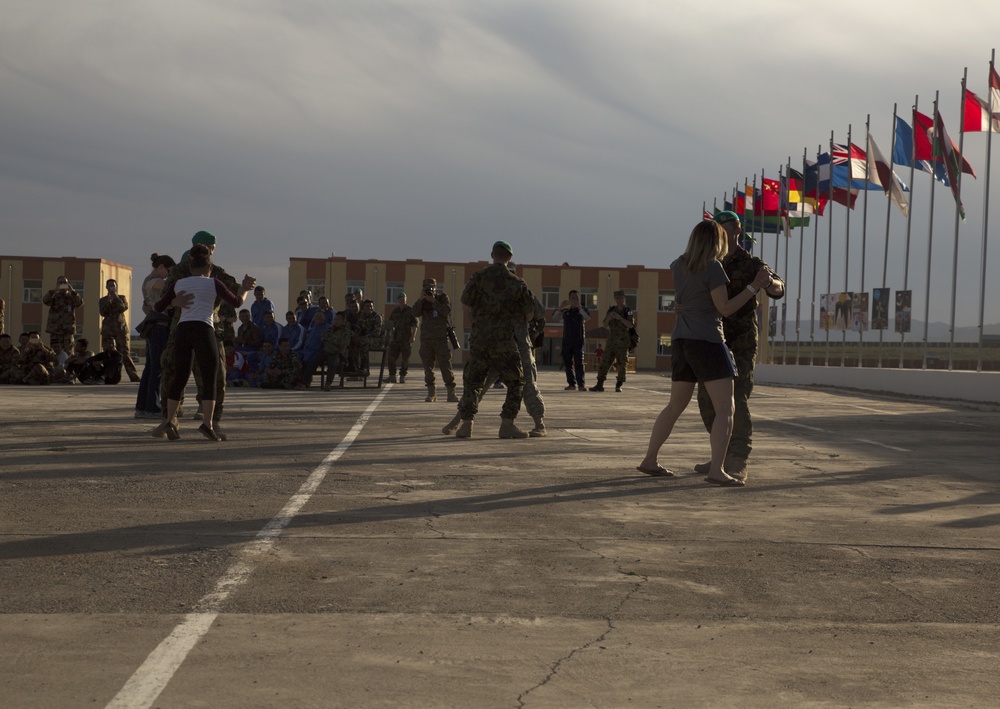 Khaan Quest 2016: Members of Armed Forces of the Czech Republic, Royal Cambodian Army share culture through performing arts