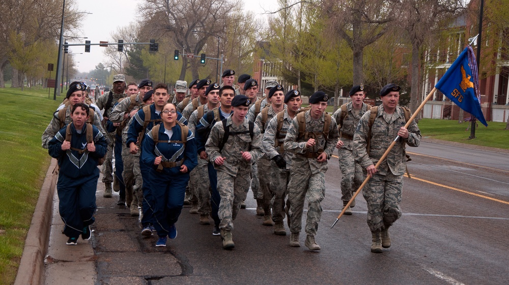 Ruck, run, walk: SFG kicks off police week with 5k