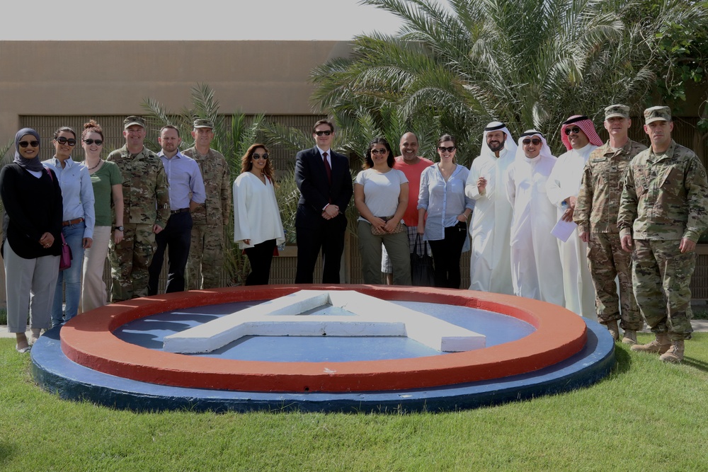 Kuwaiti officials tour USARCENT facilities at Camp Arifjan