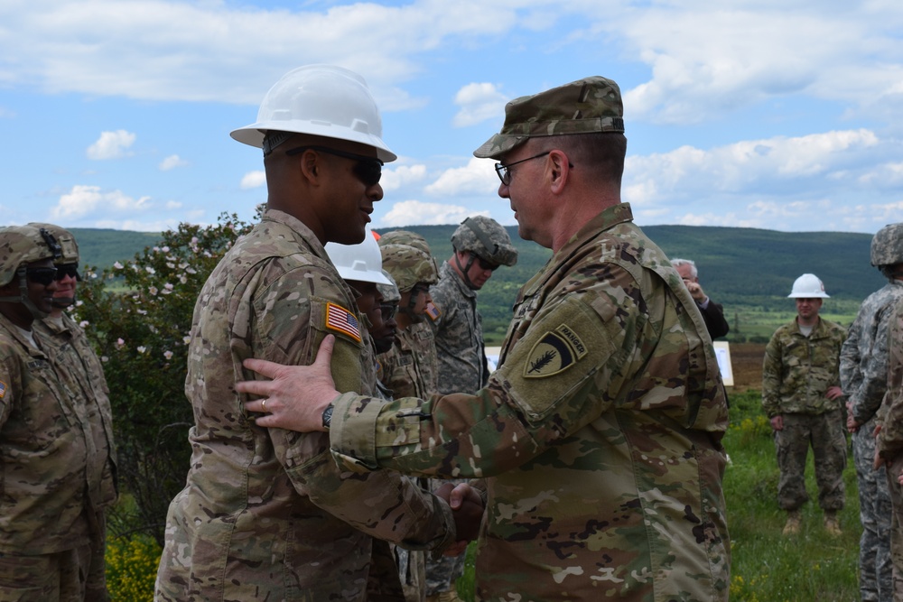 Lieutenant General Ben Hodges visits Novo Selo Training Area during Operation Resolute Castle 2016