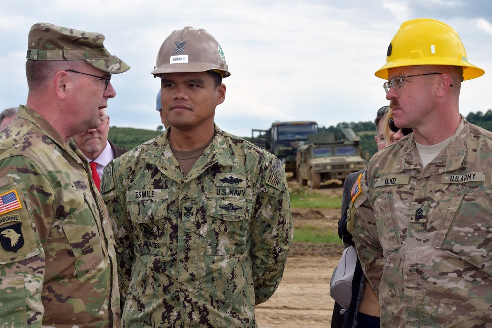 Lieutenant General Ben Hodges visits Novo Selo Training Area during Operation Resolute Castle 2016