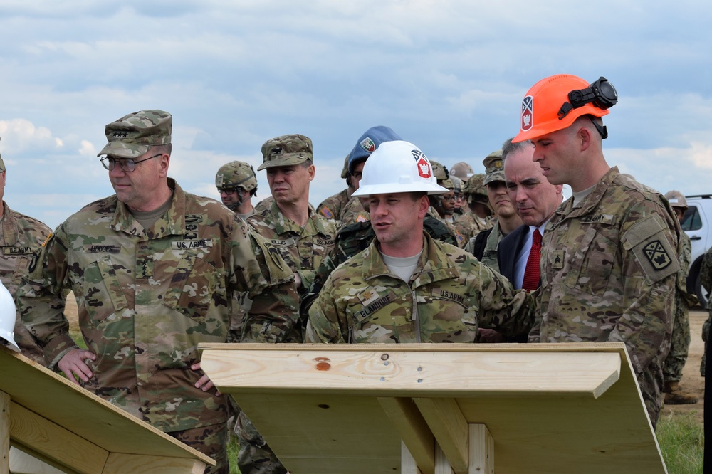 Lieutenant General Ben Hodges visits Novo Selo Training Area during Operation Resolute Castle 2016
