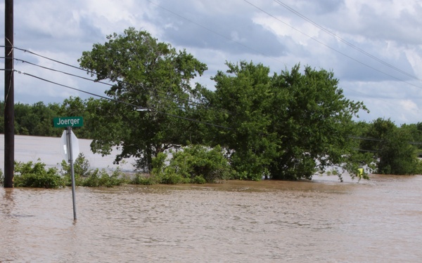 Texas Taskforce one plans rescue operation