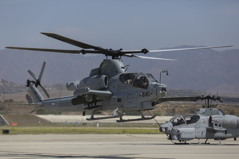 Division Commander flies in new Viper-Cobra attack helicopter