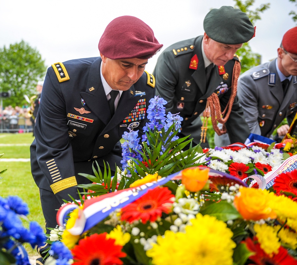 Veterans, service members honored in Carentan